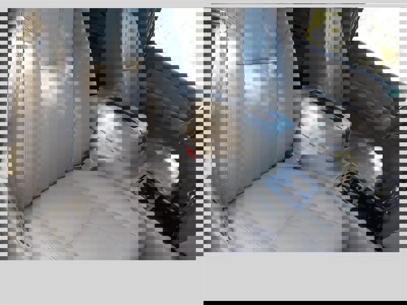 Used 2009 GMC Sierra 3500 SLT w/ SLT Convenience Package image 29