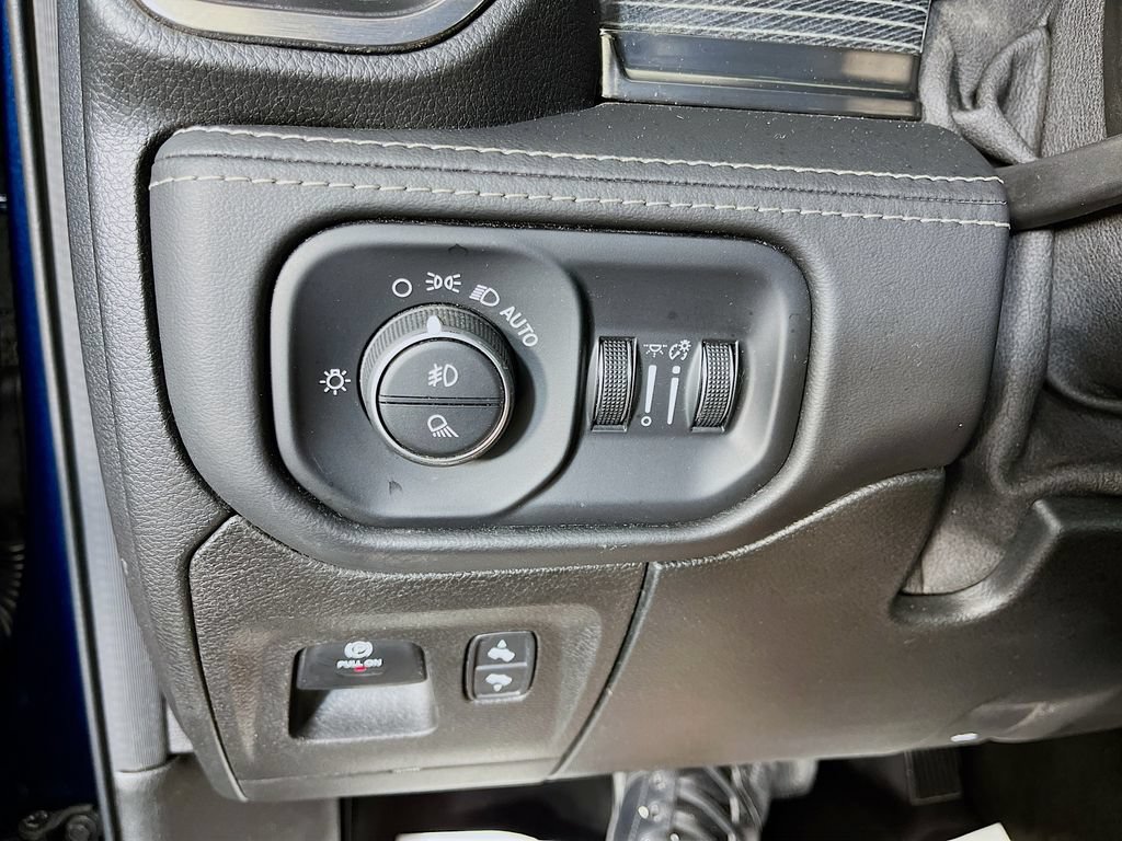 Used 2021 RAM 1500 Limited AWD/4WD image 13