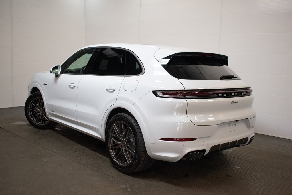 New 2025 Porsche Cayenne Turbo image 3