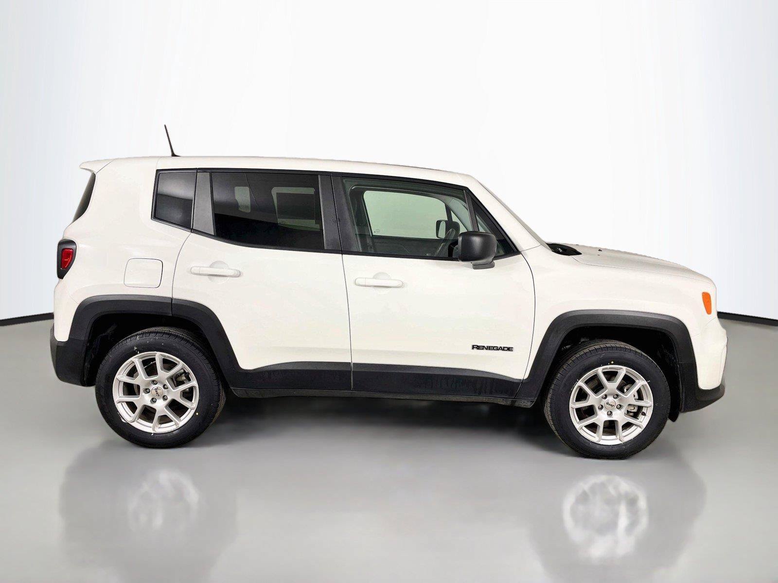 Used 2023 Jeep Renegade Latitude AWD/4WD image 16