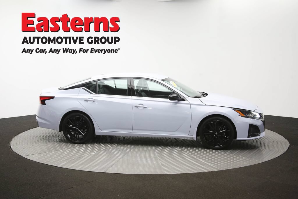 Used 2023 Nissan Altima 2.5 SR FWD image 49