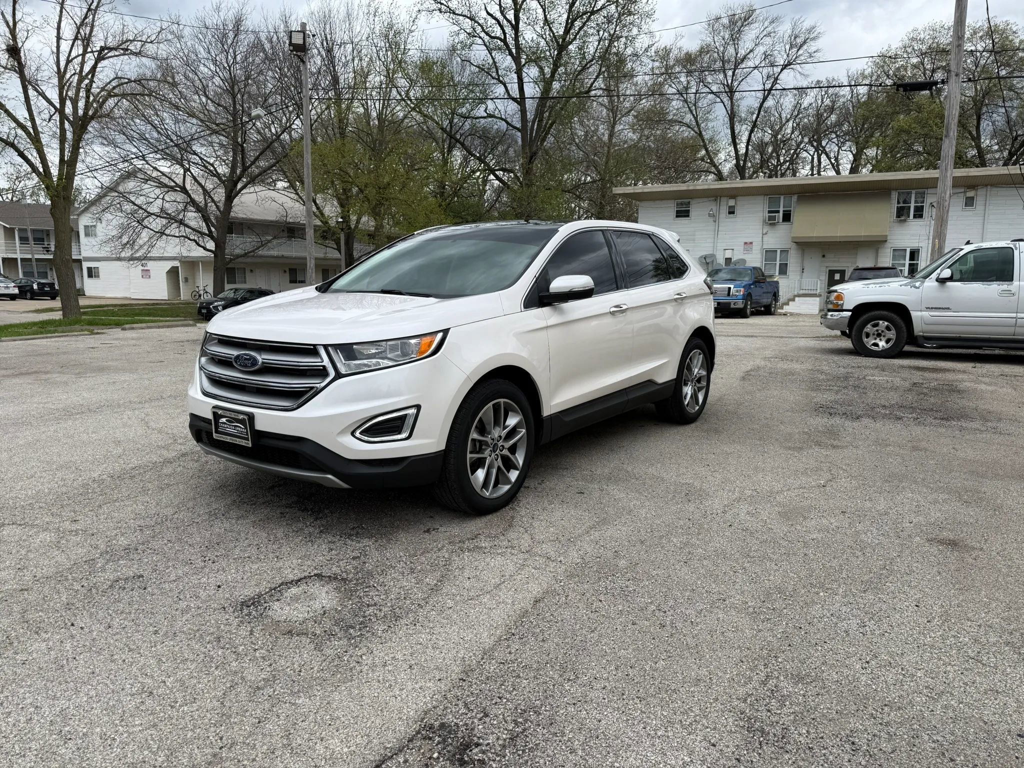 Used 2017 Ford Edge Titanium w/ Equipment Group 301A AWD/4WD image 3