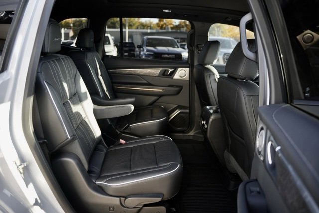 Used 2025 Buick Enclave Avenir w/ Super Cruise Package image 29