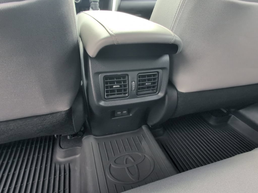 Certified 2023 Toyota Venza LE AWD/4WD image 16