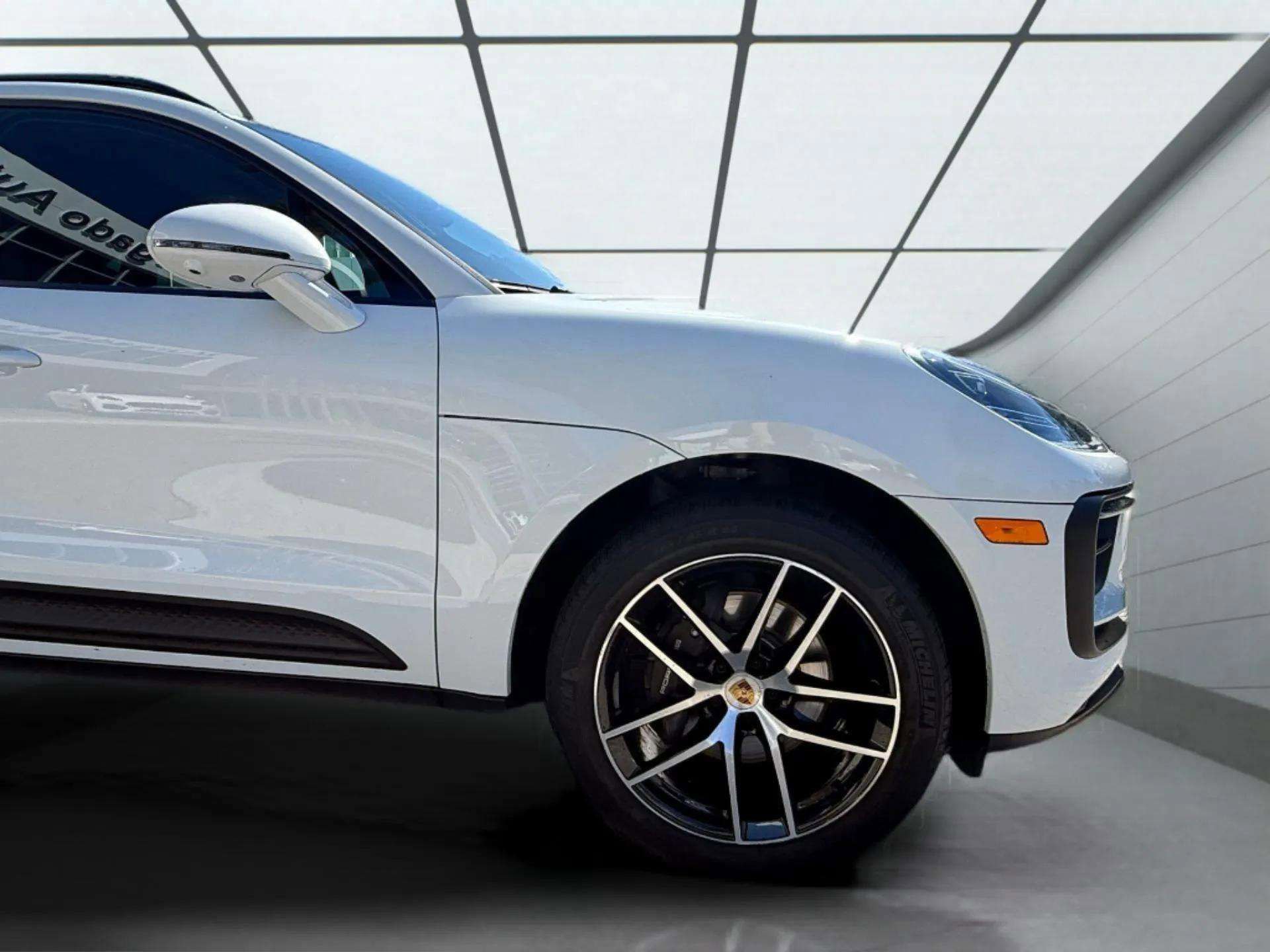 Used 2024 Porsche Macan image 6