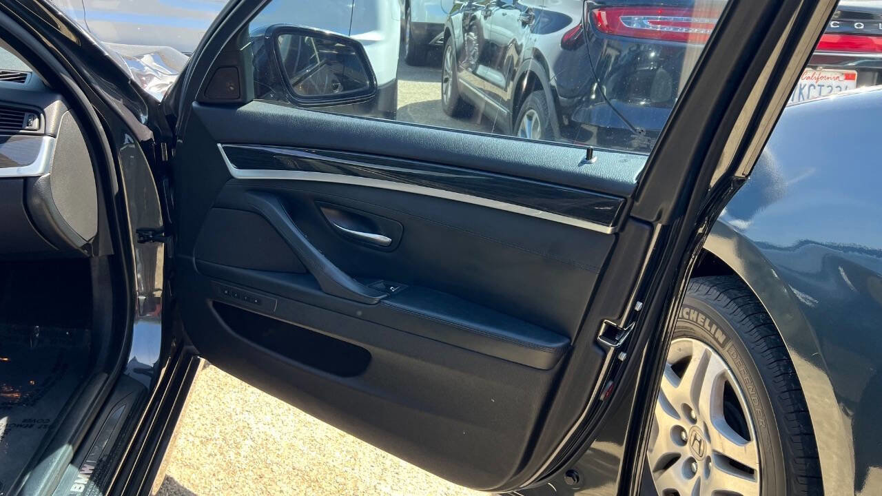 Used 2011 BMW 550i Sedan image 24