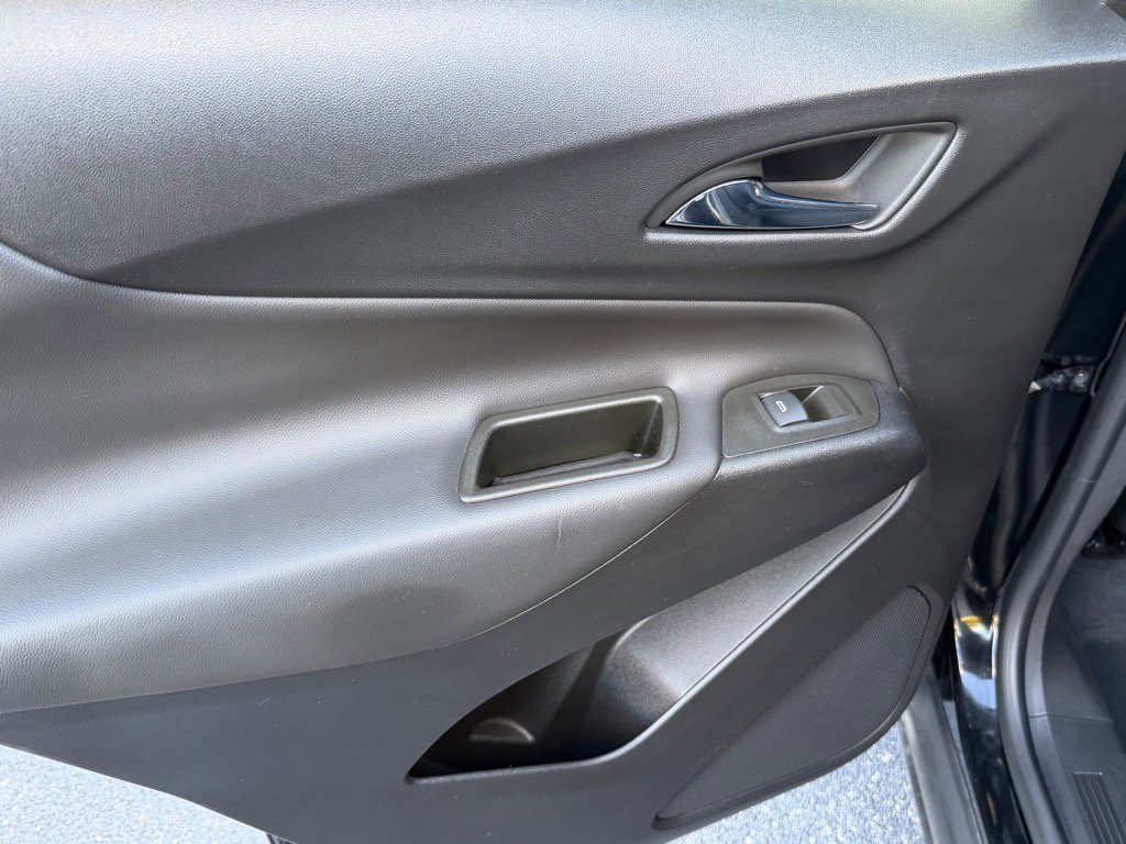 Used 2023 Chevrolet Equinox LT w/ Driver Convenience Package image 34