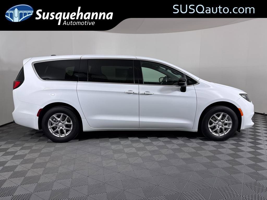 New 2026 Chrysler Voyager LX image 14