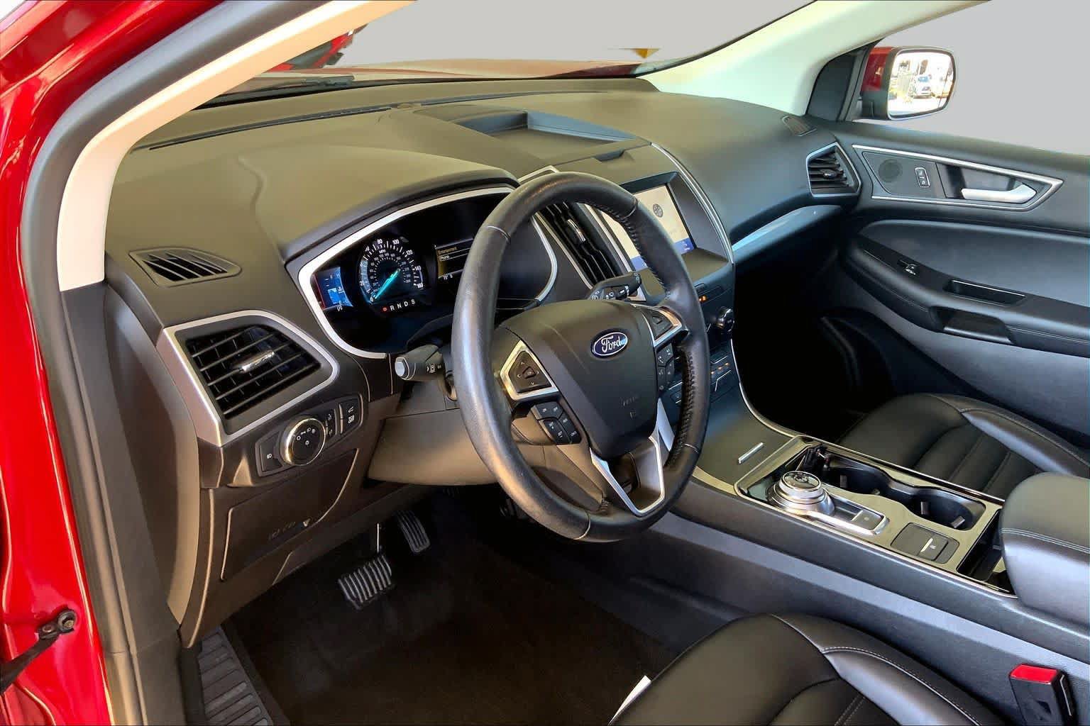Used 2020 Ford Edge SEL w/ Convenience Package AWD/4WD image 17