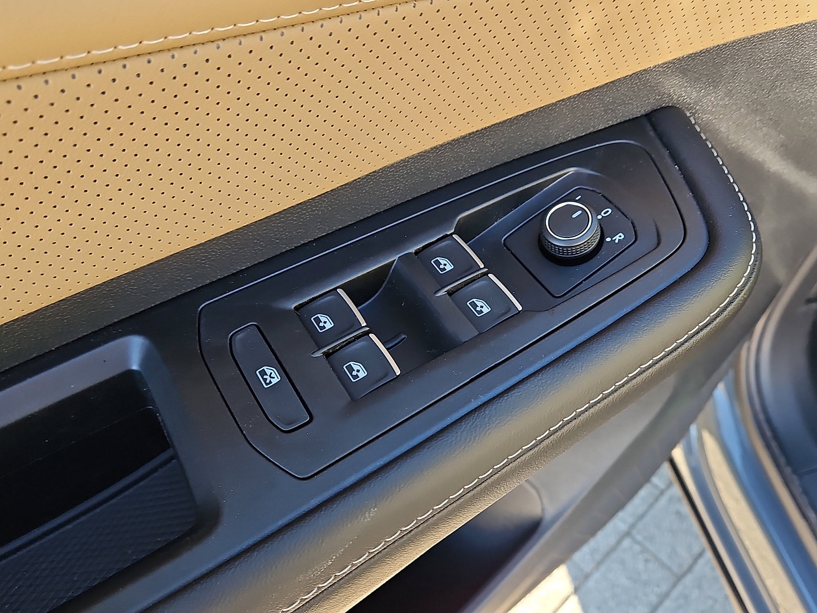 New 2026 Volkswagen Atlas Cross Sport SE image 15