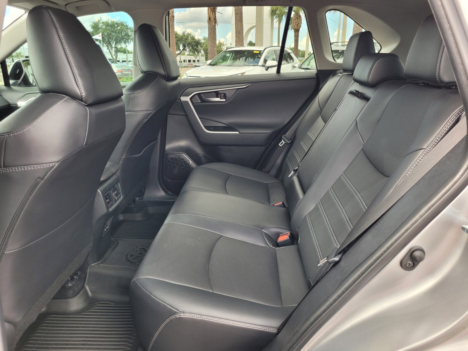 Used 2024 Toyota RAV4 Limited image 15