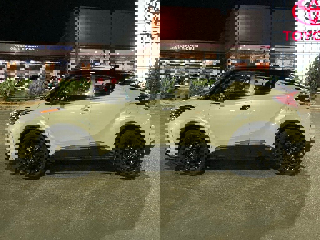 Used 2021 Toyota C-HR Nightshade image 7