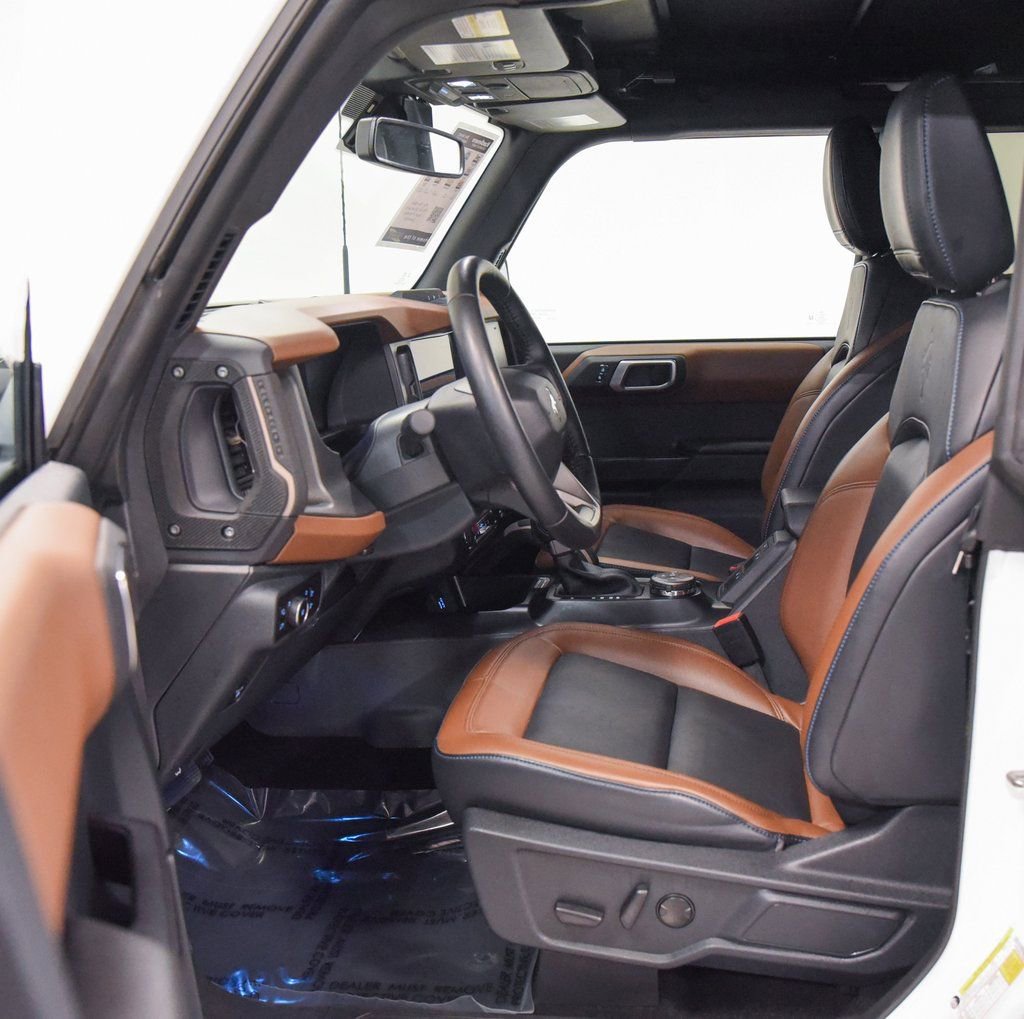 Used 2024 Ford Bronco Outer Banks image 2