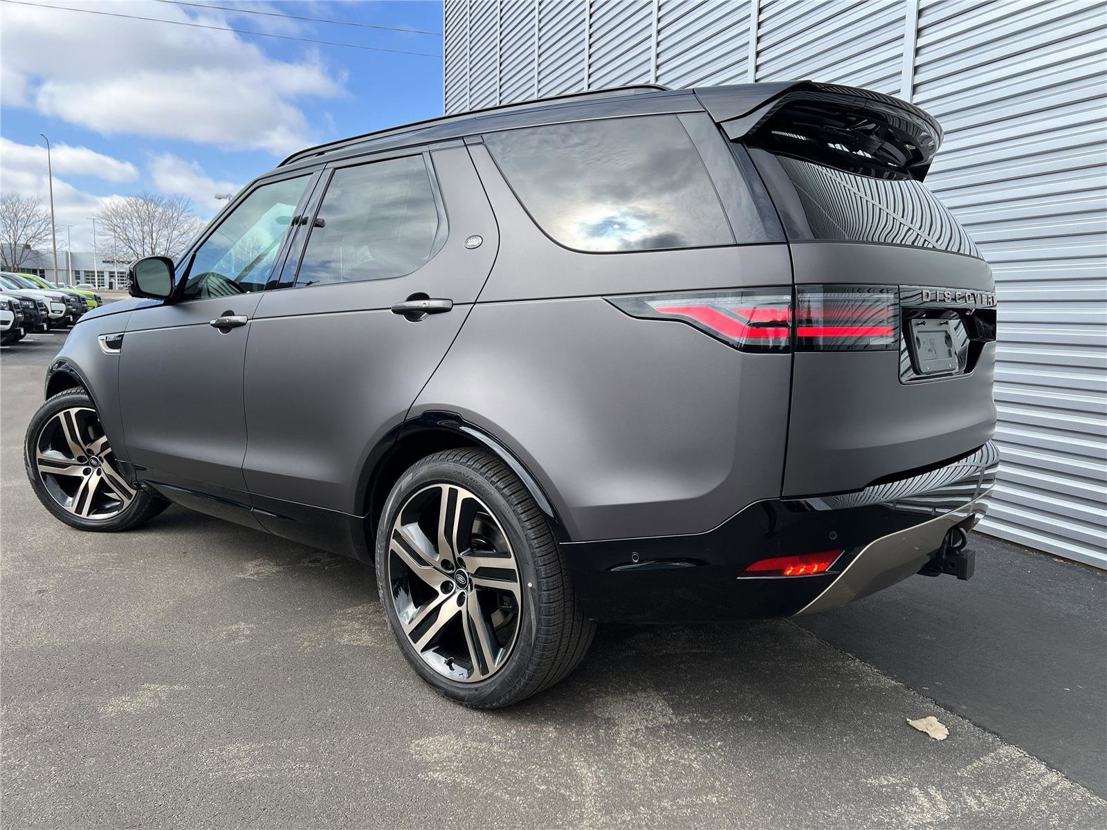 New 2026 Land Rover Discovery Limited Edition AWD/4WD image 3