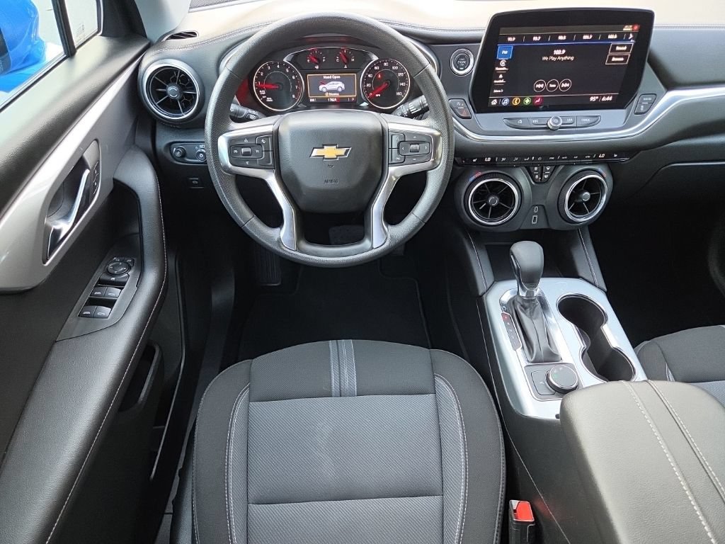Used 2025 Chevrolet Blazer LT FWD image 31