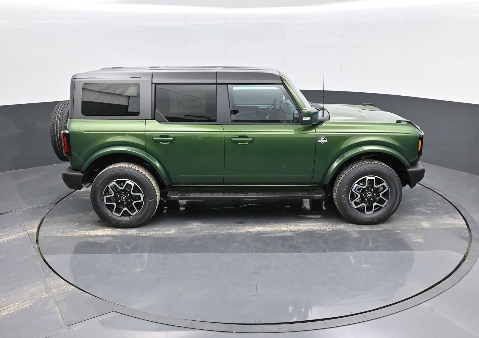 New 2024 Ford Bronco Outer Banks image 28