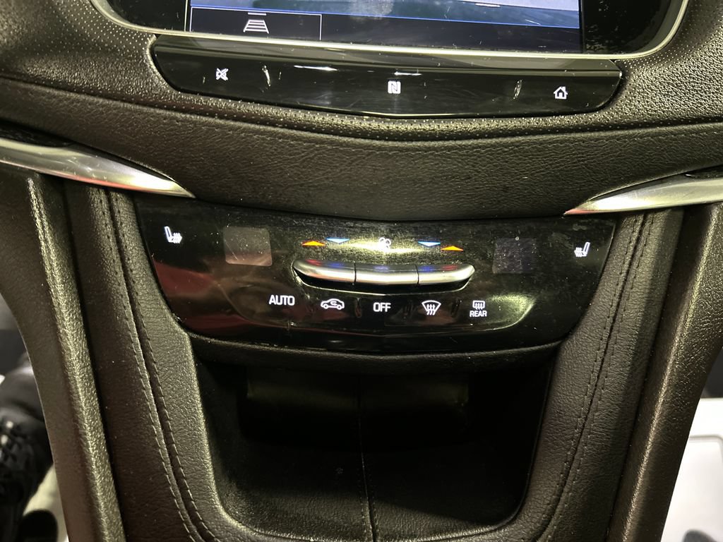 Used 2021 Cadillac XT5 Premium Luxury AWD/4WD image 19