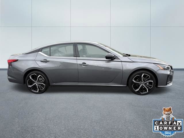 Used 2024 Nissan Altima 2.5 SR FWD image 2