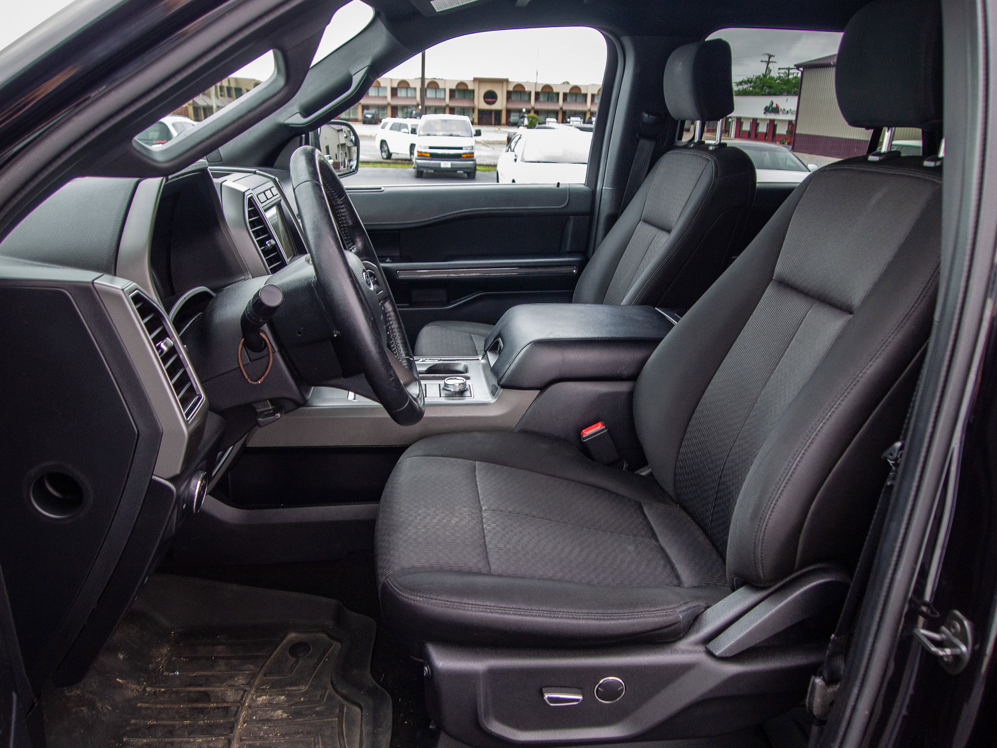 Used 2019 Ford Expedition Max XLT AWD/4WD image 13