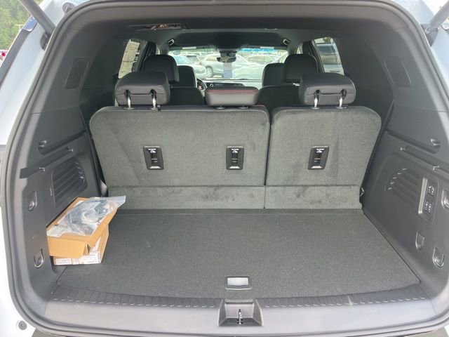 New 2026 Chevrolet Traverse RS w/ LPO, Floor Liner Package FWD image 6