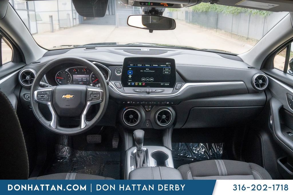 Used 2025 Chevrolet Blazer LT FWD image 4