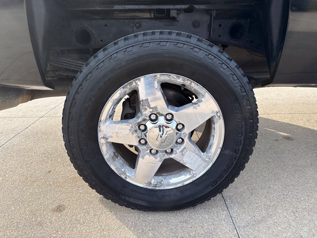 Used 2014 Chevrolet Silverado 2500 LT w/ Custom Sport Truck Package AWD/4WD image 45
