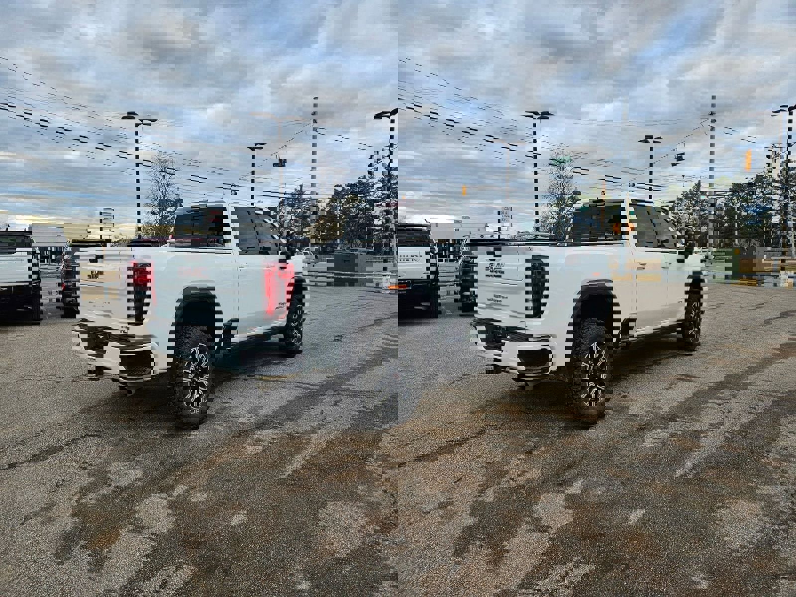 Used 2021 GMC Sierra 2500 AT4 w/ AT4 Premium Plus Package image 39