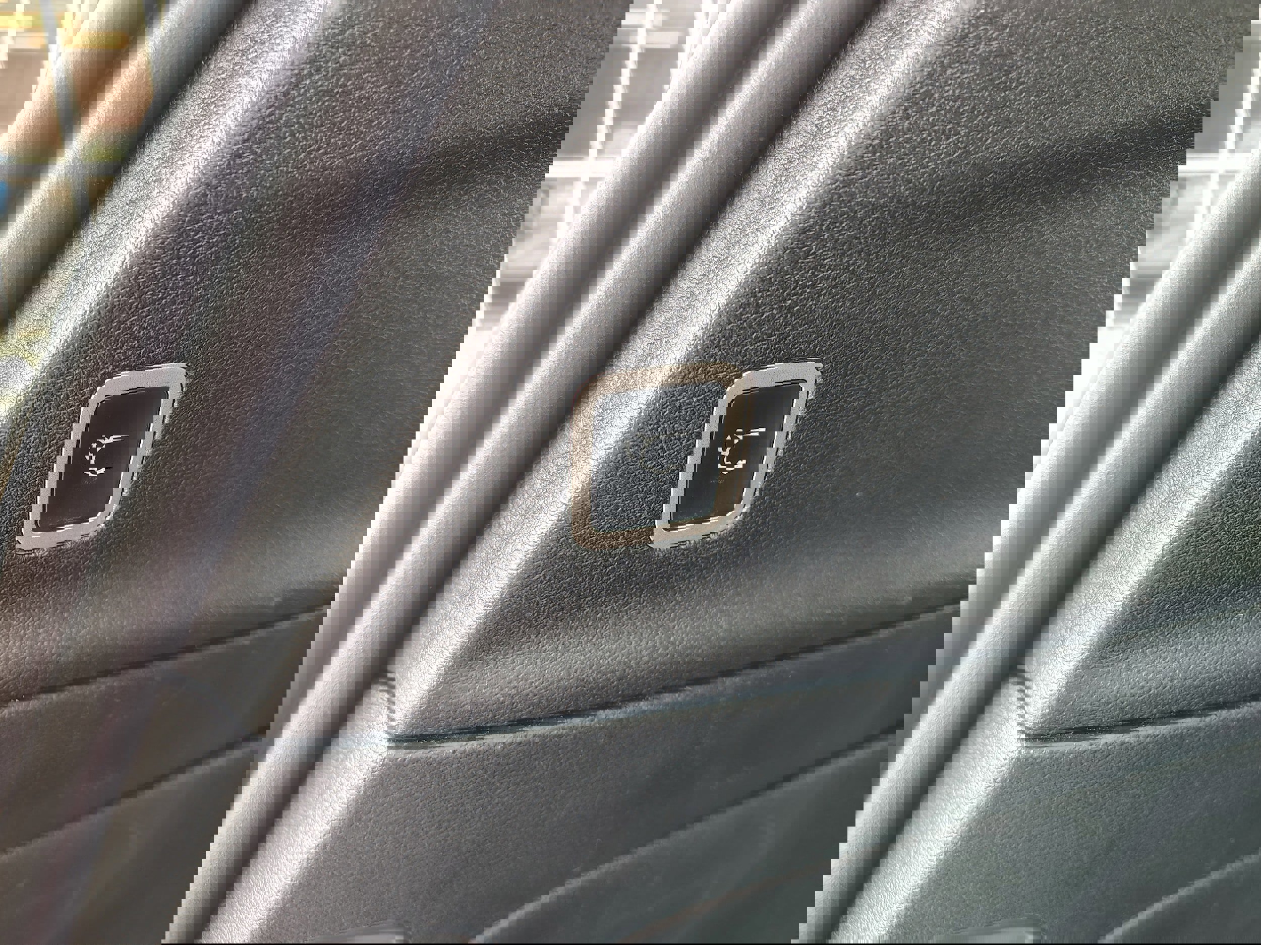 Used 2025 Chrysler Pacifica Select image 14