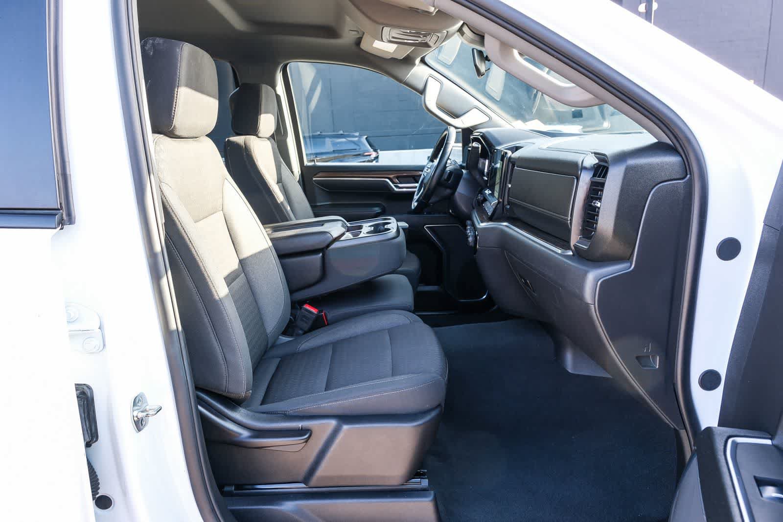 Used 2025 Chevrolet Silverado 1500 LT RWD image 18