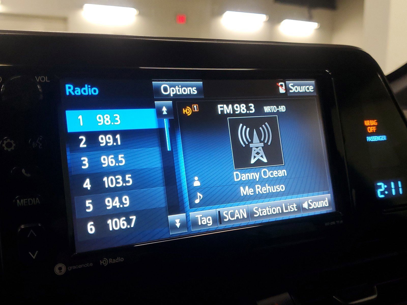 Used 2018 Toyota C-HR XLE image 27