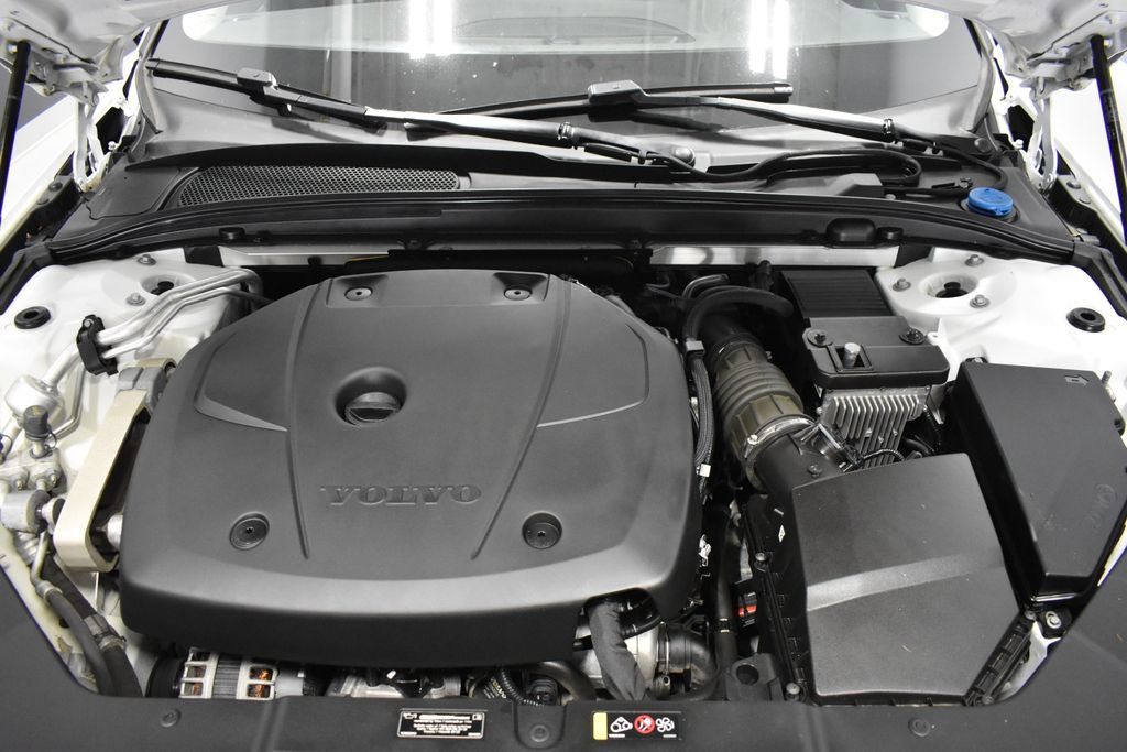 Used 2020 Volvo S60 T6 Momentum AWD/4WD image 32