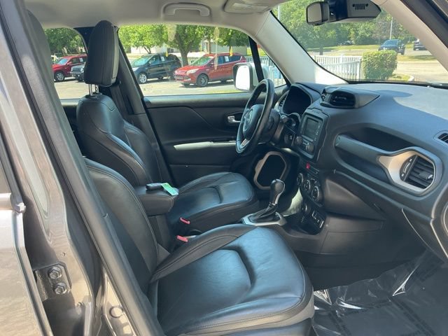 Used 2016 Jeep Renegade Limited AWD/4WD image 30