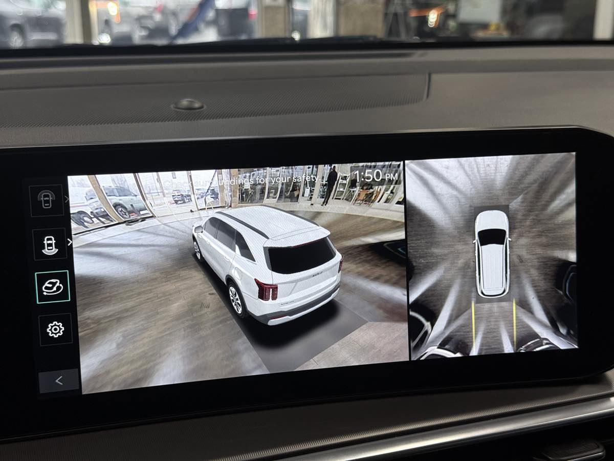 Used 2025 Kia Sorento SX image 65