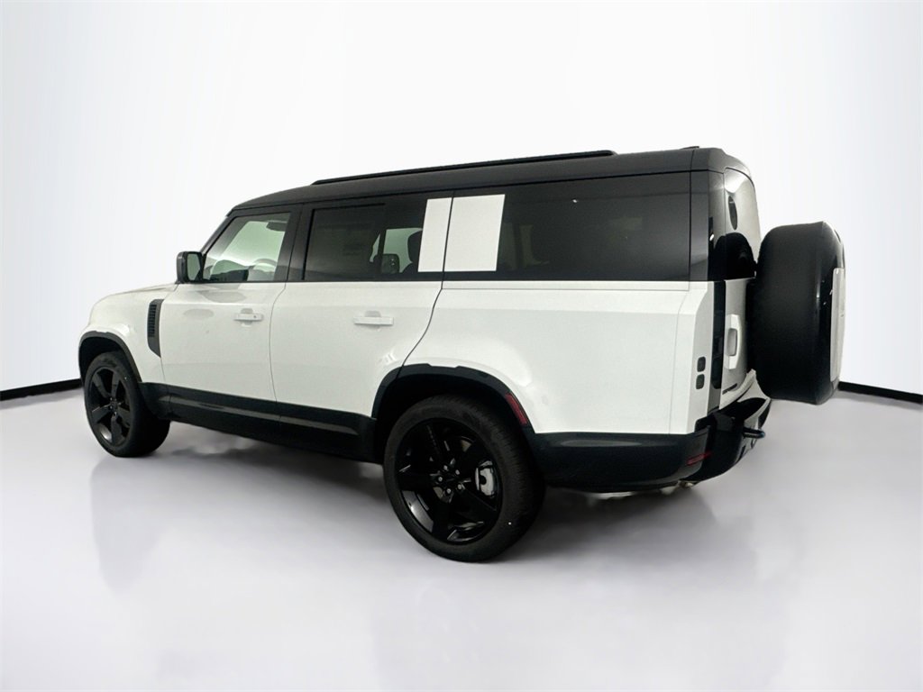 New 2026 Land Rover Defender 130 X-Dynamic SE image 7
