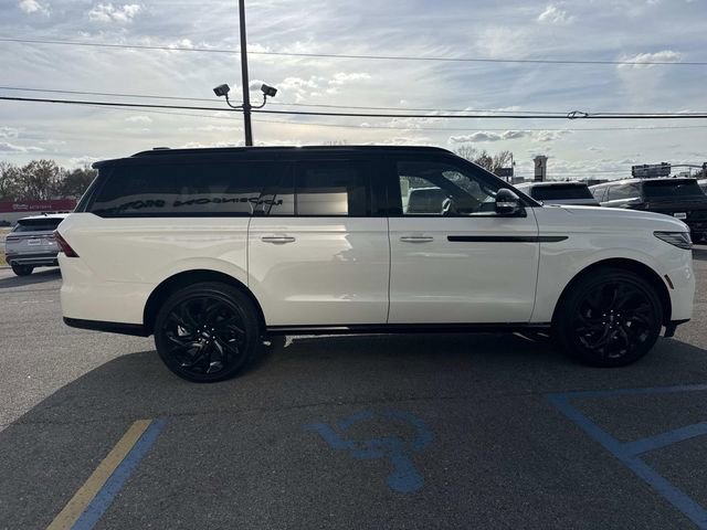 New 2026 Lincoln Navigator L Black Label image 3