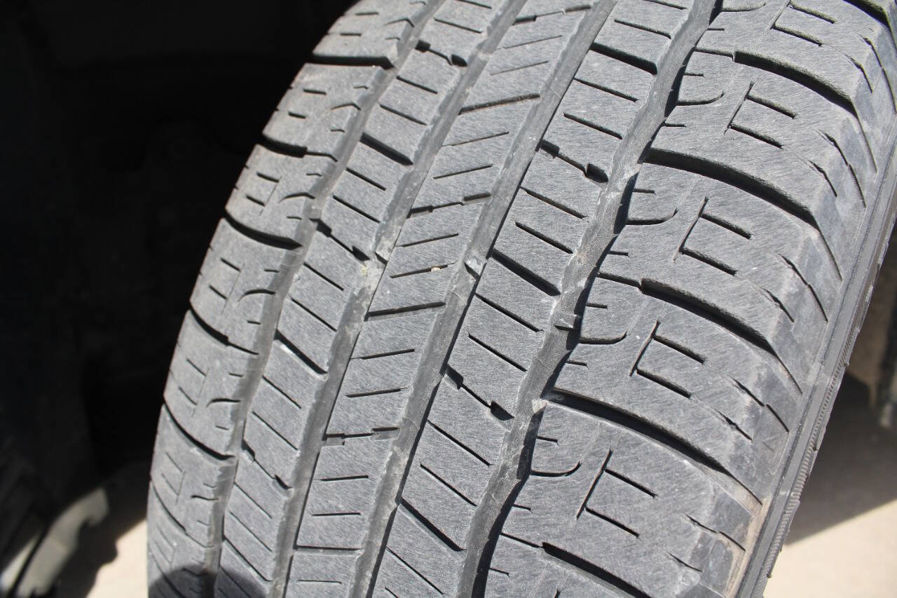 Used 2015 Nissan Altima 2.5 SL w/ Moonroof Package image 16