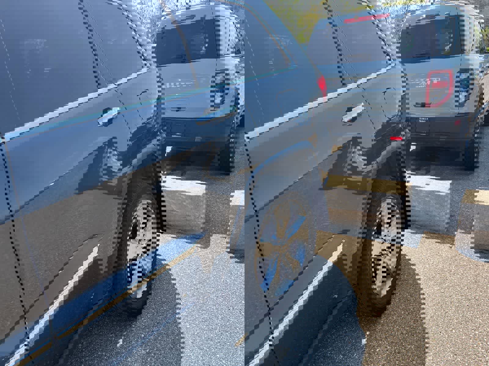 Used 2011 Jeep Grand Cherokee Limited w/ Luxury Group II image 9