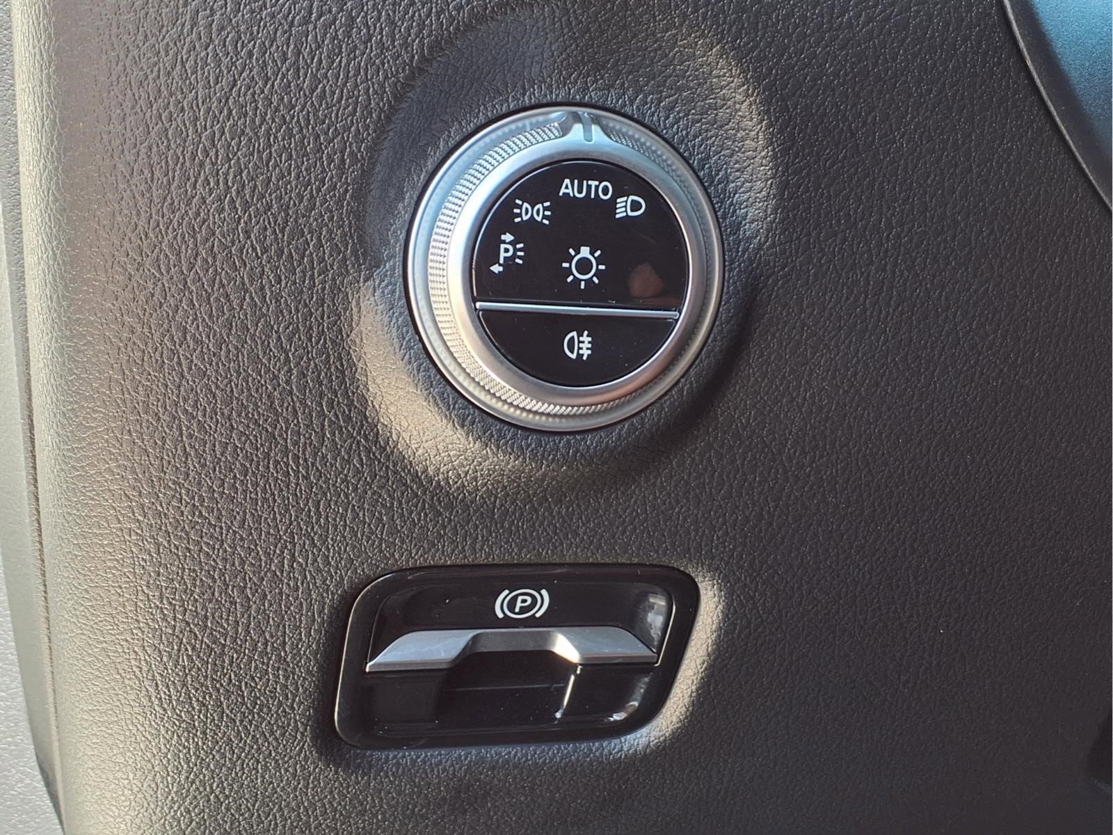 Certified 2023 Mercedes-Benz C 300 4MATIC Sedan image 29