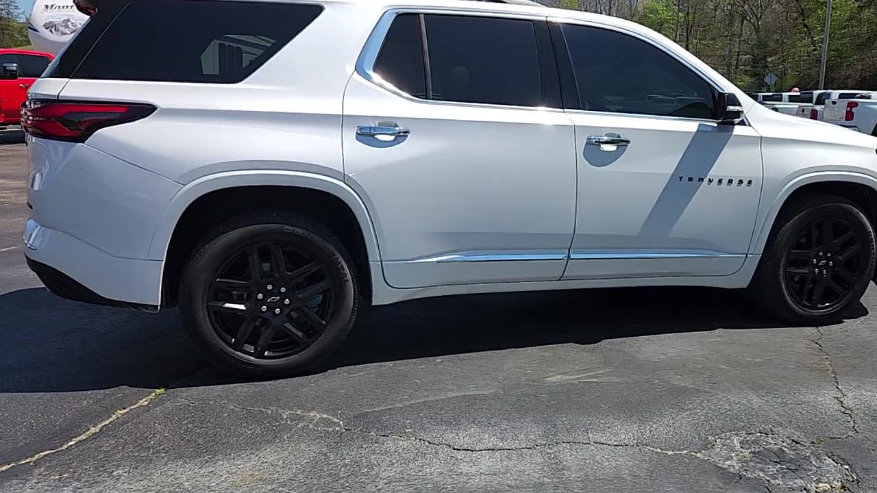 Used 2023 Chevrolet Traverse Premier w/ LPO, Floor Liner Package image 10