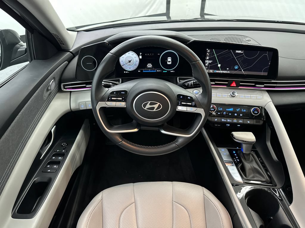 Used 2025 Hyundai Elantra Limited FWD image 23