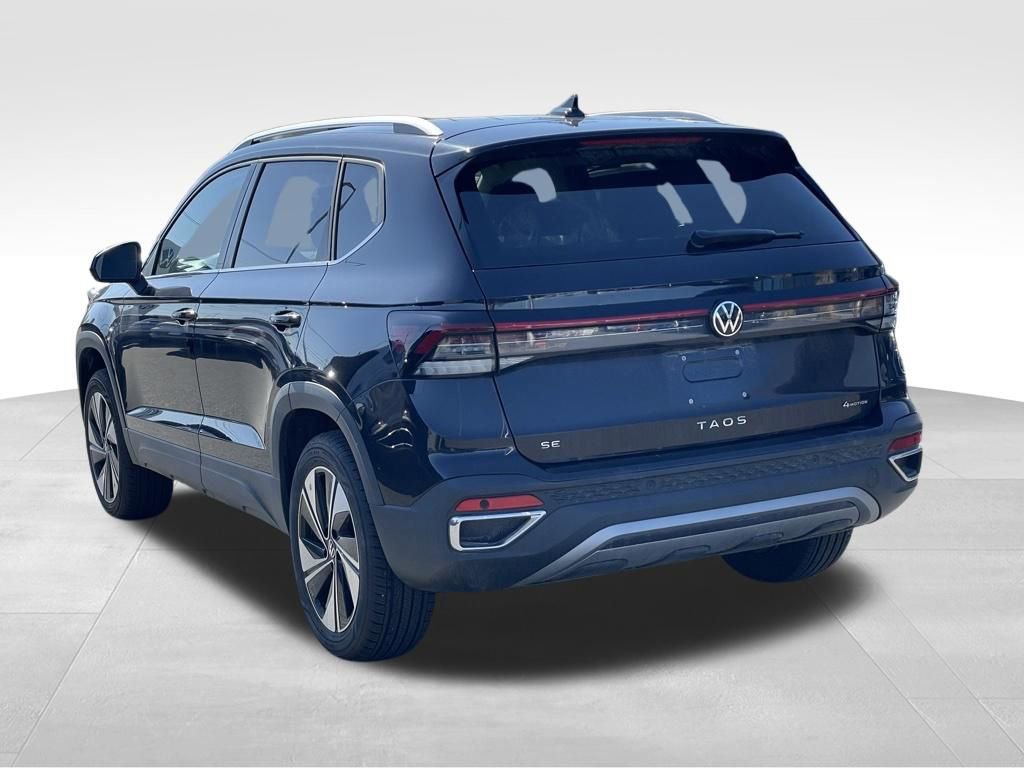 Certified 2025 Volkswagen Taos SE w/ Panoramic Sunroof Package image 5