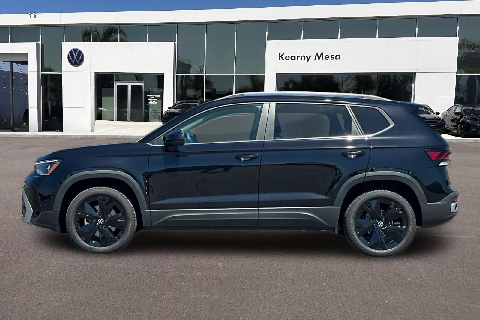 New 2026 Volkswagen Taos SE FWD image 7