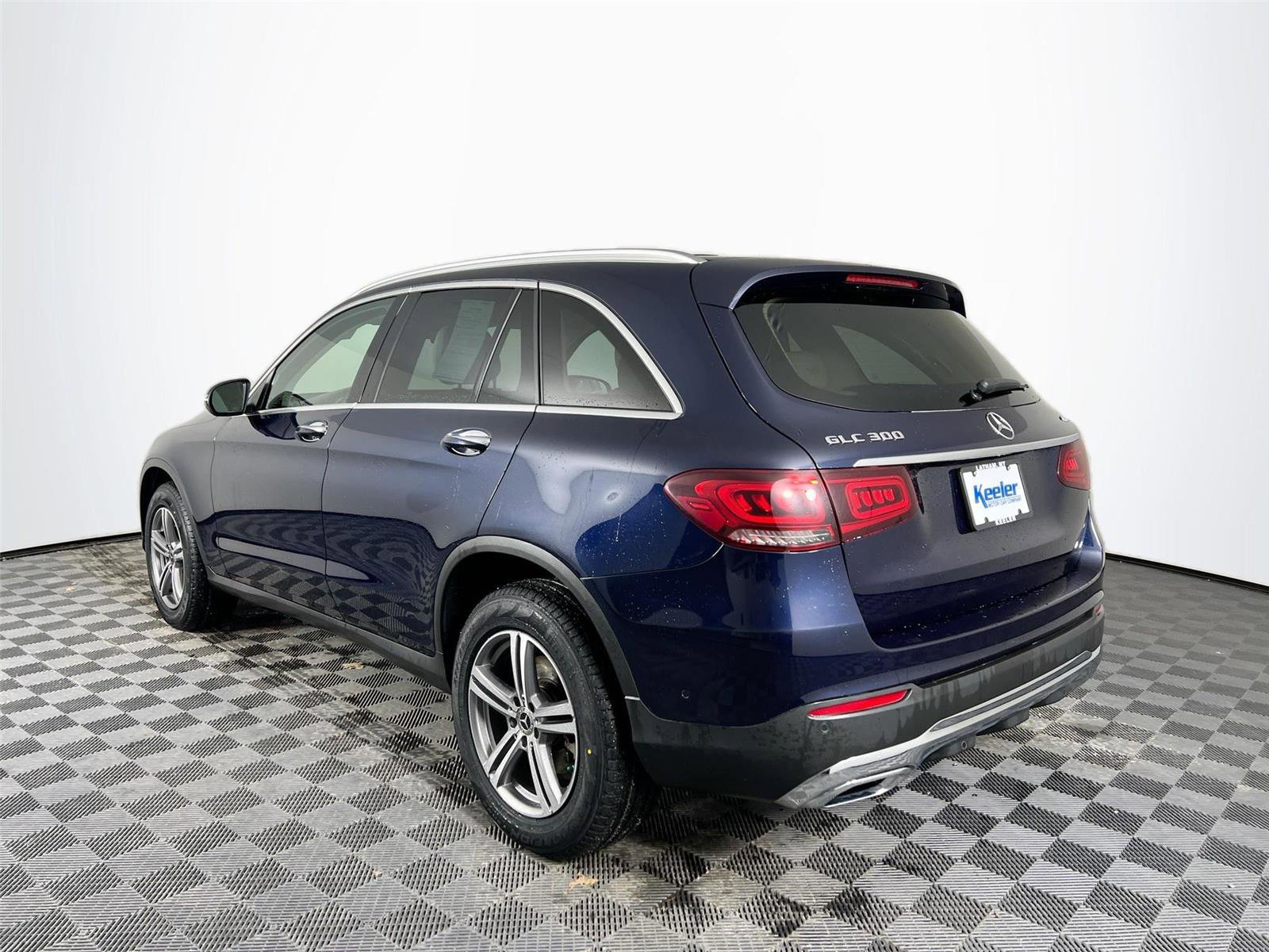 Used 2022 Mercedes-Benz GLC 300 4MATIC image 4