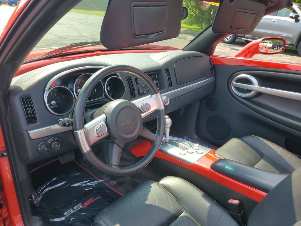 Used 2005 Chevrolet SSR image 13