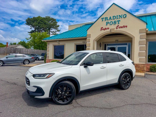 Used 2023 Honda HR-V Sport image 3