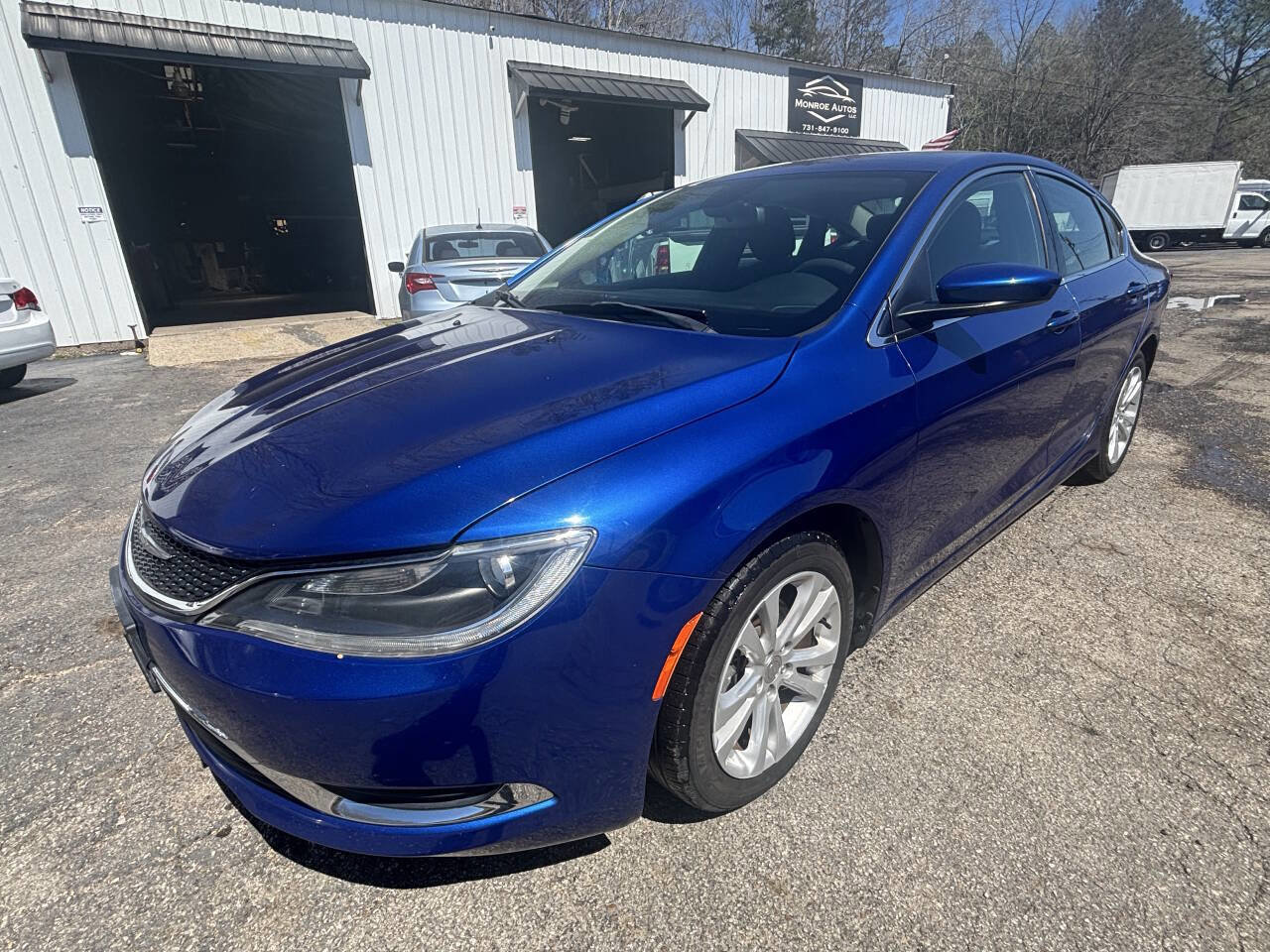 Used 2015 Chrysler 200 Limited image 4