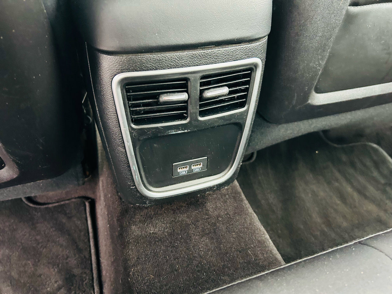 Used 2018 Chrysler 300 Touring w/ Sport Appearance Package image 24