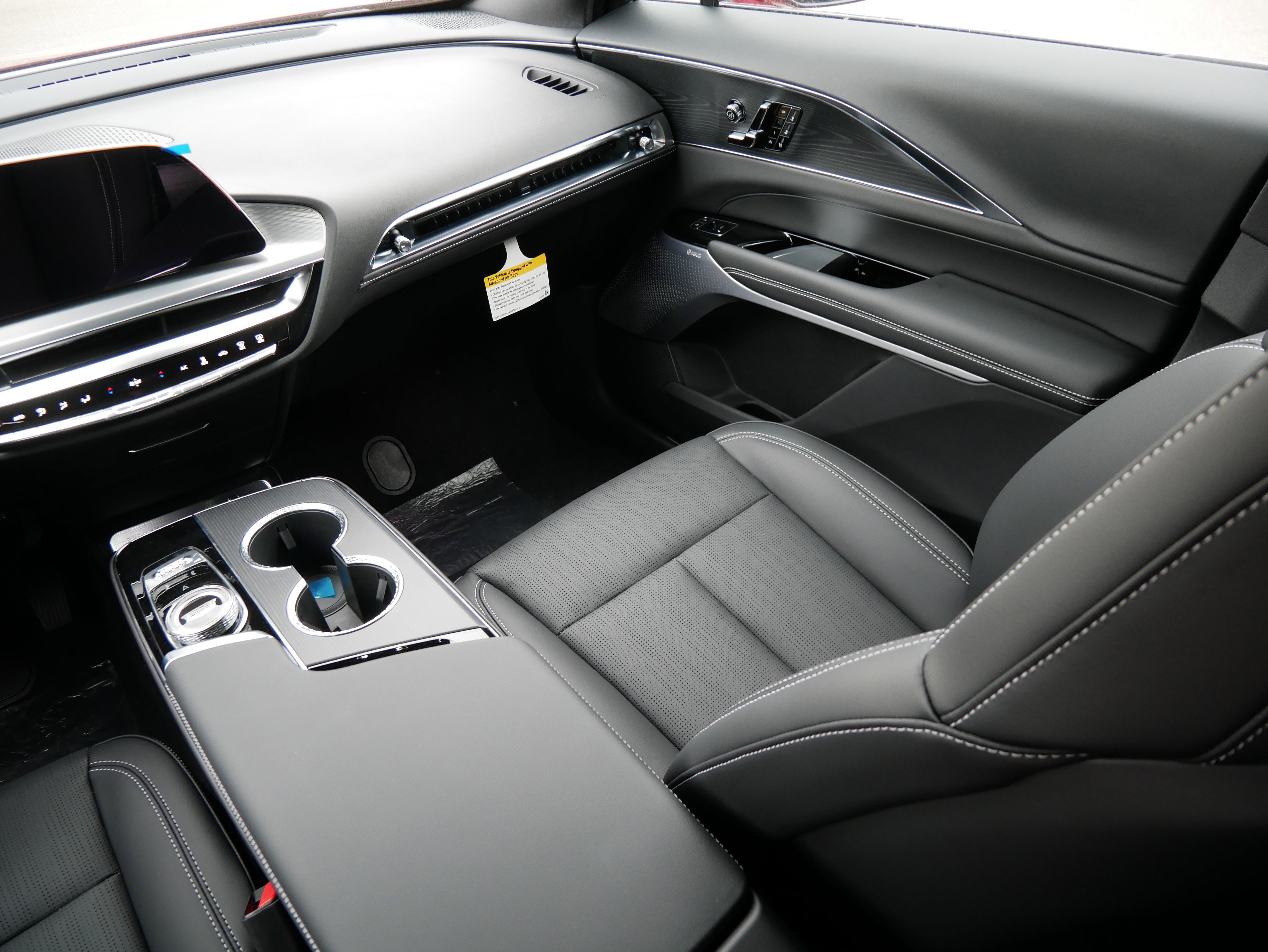 Used 2026 Cadillac Lyriq Premium Luxury w/ LPO, Floor Liner Package image 9