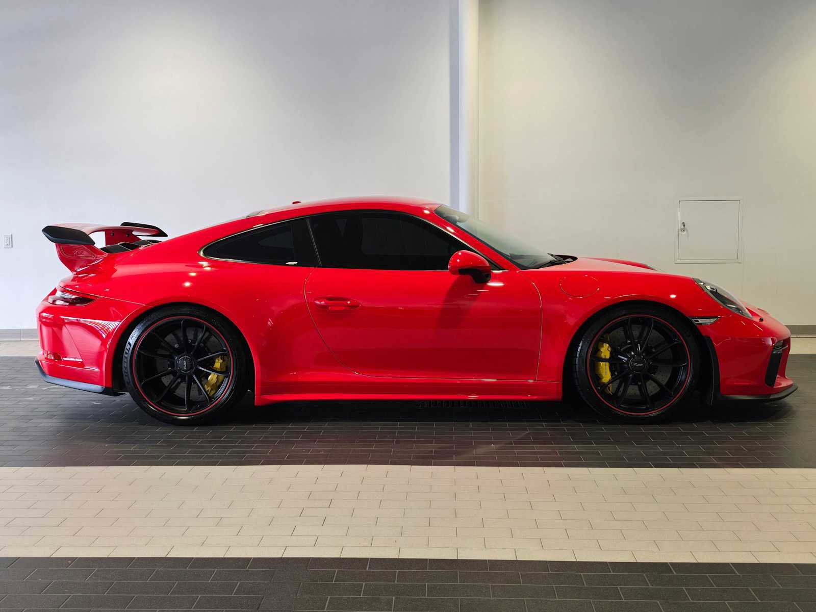 Used 2018 Porsche 911 GT3 image 7