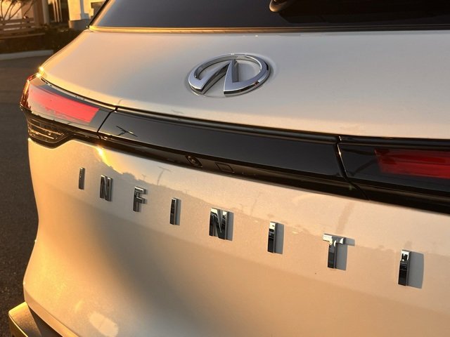 Certified 2025 INFINITI QX60 Luxe w/ Vision Package image 34